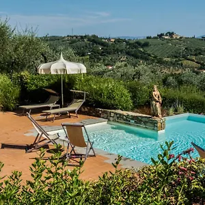 https://residenza-il-colle.it-tuscanyhotel.com