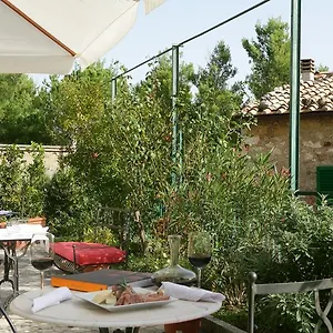 https://locanda-la-pieve.it-tuscanyhotel.com